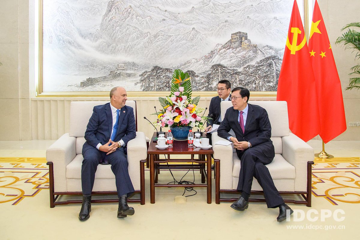 EmbacubaChina's tweet photo. Positive exchange between Cuban Ambassador to #China @cmphcuba and the Deputy Chief of #CCCPC International Department Li Jun where #China support in our struggle against #USBlockade was ratified and our will to deepen our Parties relations was reaffirmed #CubaChina60 @CubaMINREX https://t.co/TPHMgTBUuh