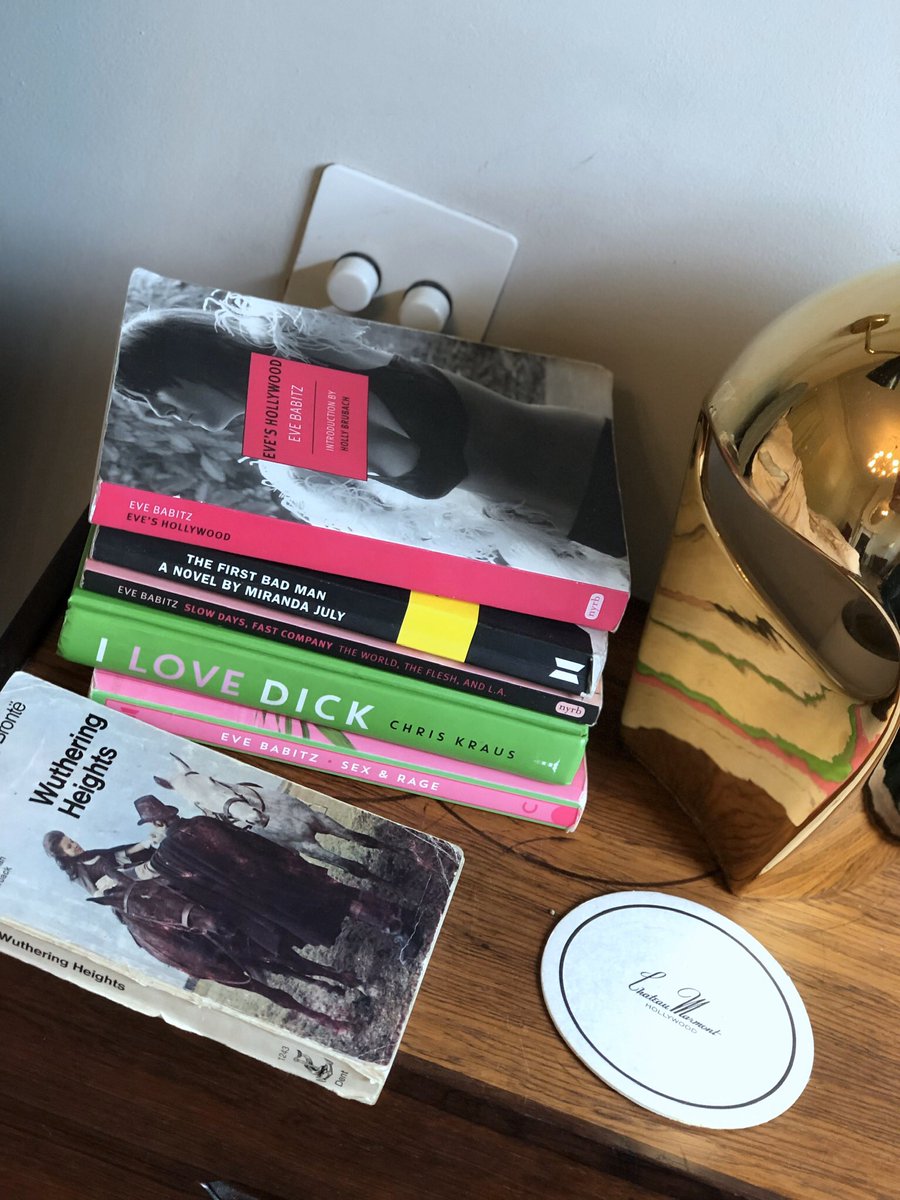 LuxuryBookClub's tweet photo. What books are on your bedside table at the moment?

#favouritenovels #tbrpile #luxurybookclub https://t.co/CQXpaHBccJ