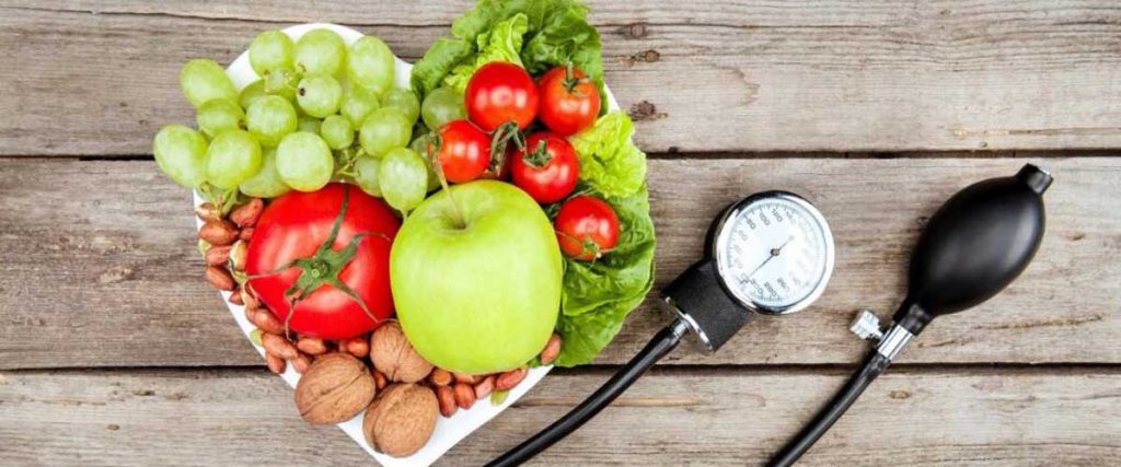princecrayo1's tweet photo. One such herbal remedy that is getting popular these days is Quercetin which can be found on the top of most of the fruits, vegetables. This kind of chemical can’t be made by humans in their body.  #Quercetin https://t.co/yfkrBpK8rG https://t.co/2bRjptfAg5