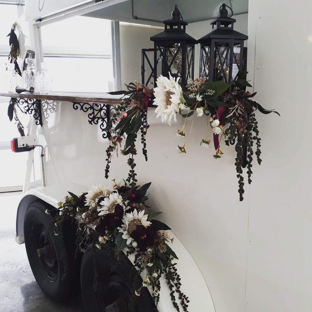 #horsetrailerbar #mobilebar #weddingbartenders #eventbartenders