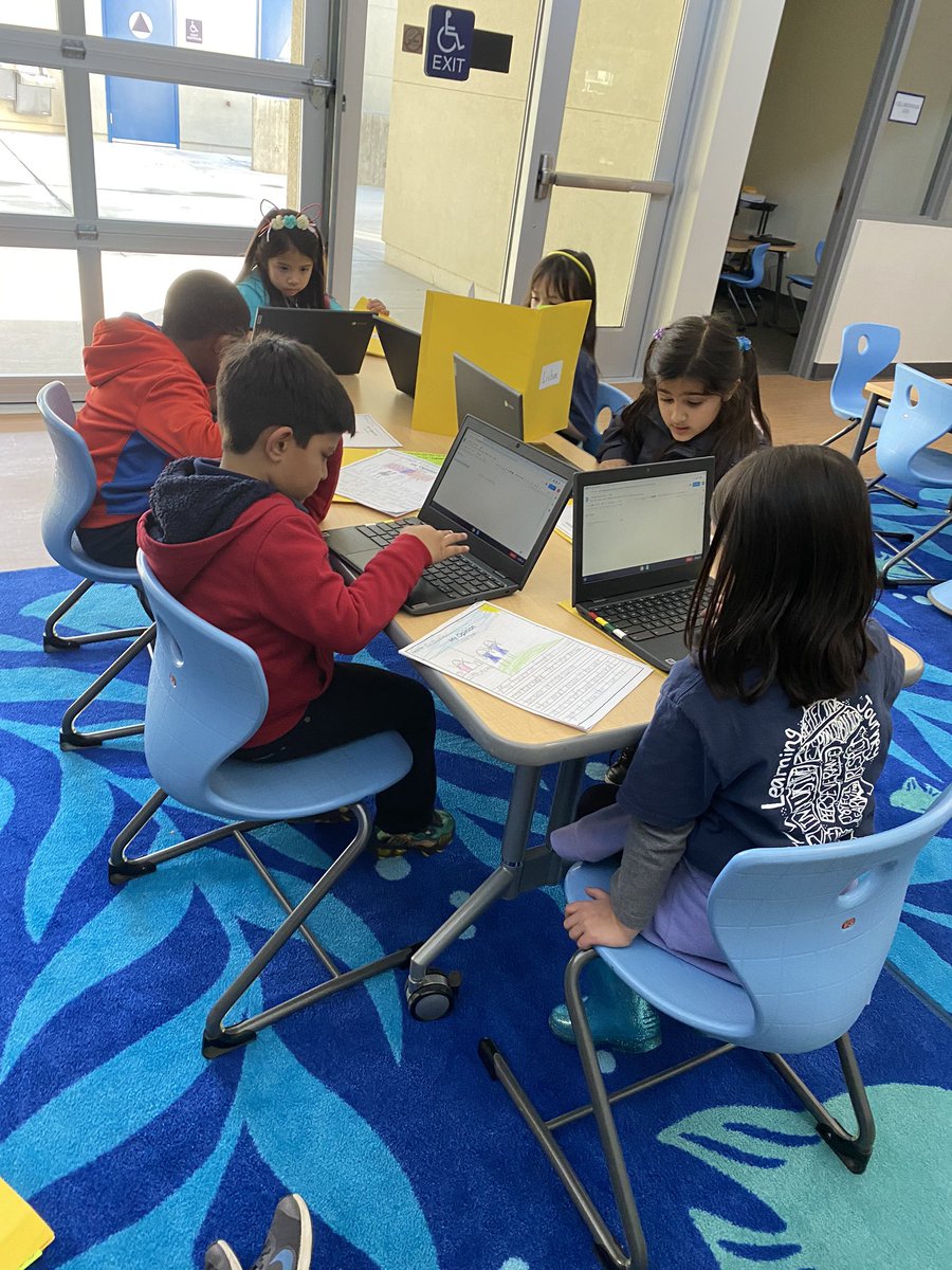 MrsKatieSanchez's tweet image. Writer’s Workshop in action! It’s messy, creative, focused, and fun. #WCSJoyfulLearning #WCSPerseverance