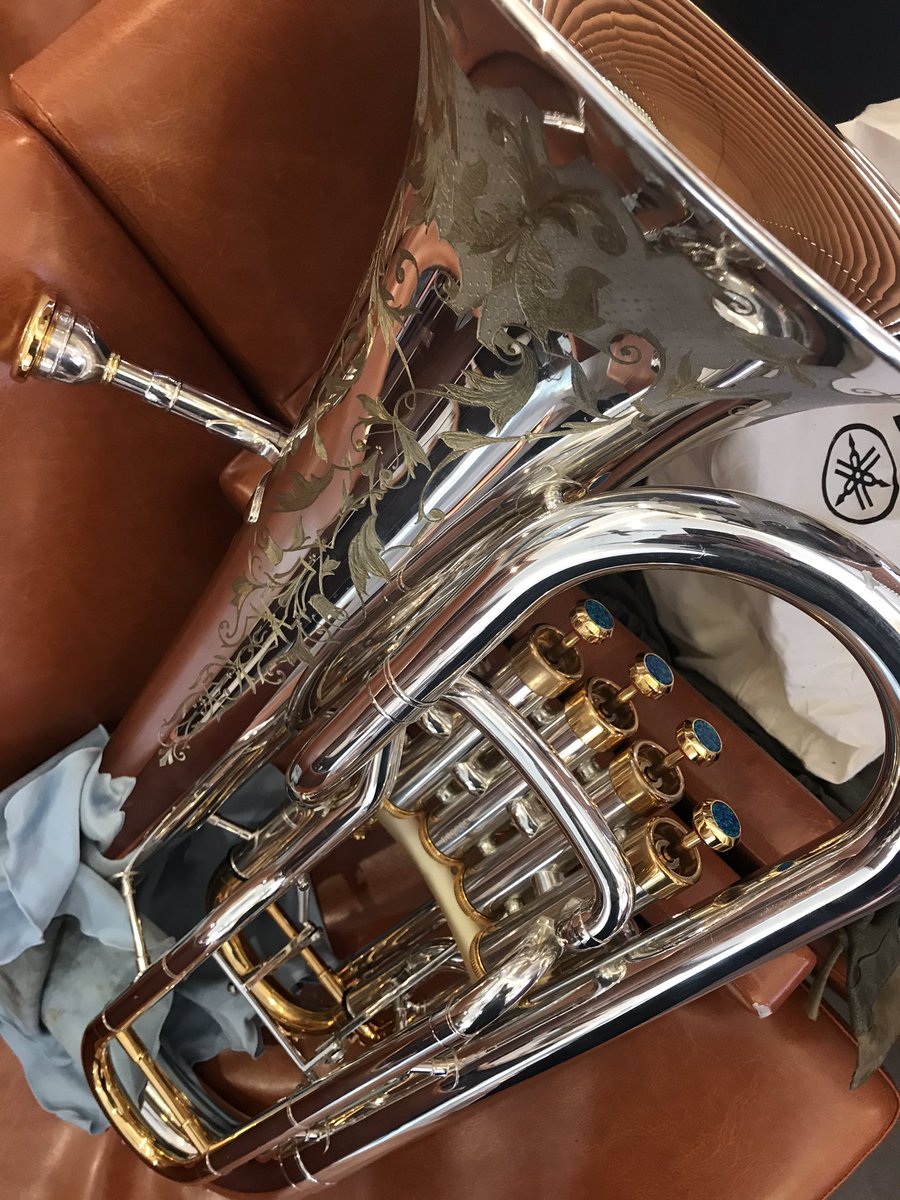 tterukina's tweet photo. どんどん改造されていく、知り合いの楽器。 https://t.co/a3fH14mMI1