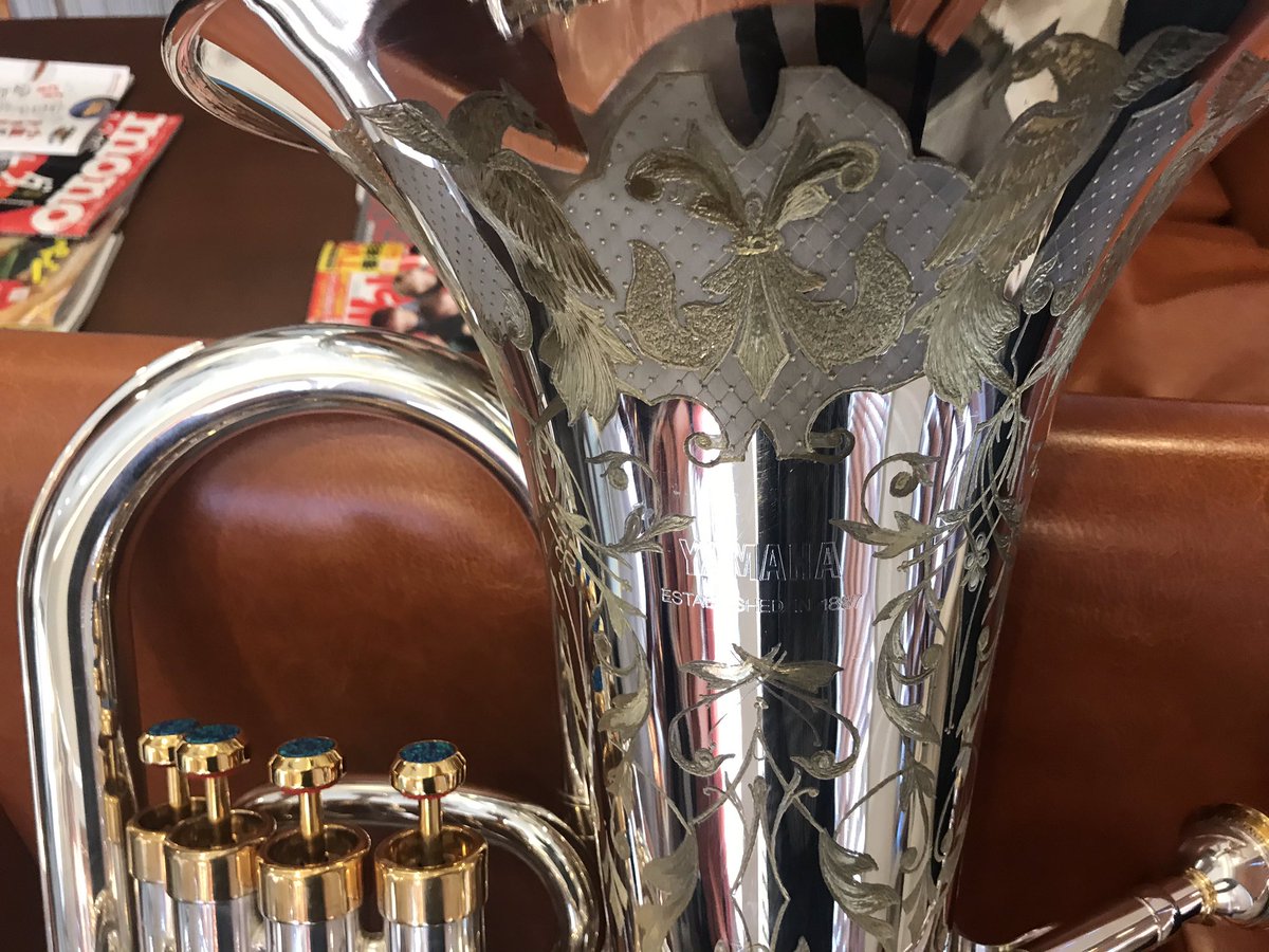tterukina's tweet photo. どんどん改造されていく、知り合いの楽器。 https://t.co/a3fH14mMI1