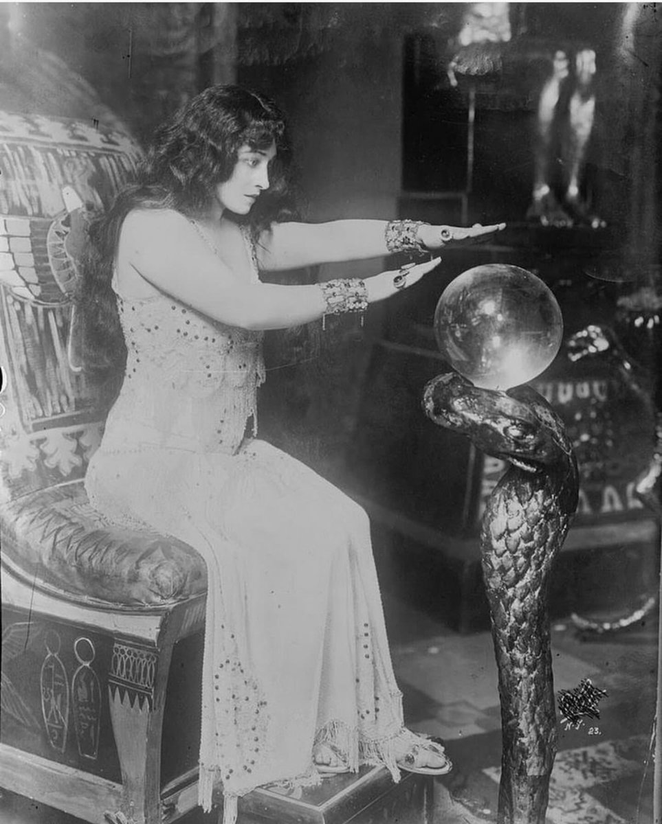 RoseZolock's tweet photo. Soothsayers And Crystal Gazing 

A crystal ball, also known as an #orbuculum or crystal sphere, is a crystal or glass ball and a fortune-telling object.Associated  with clairvoyance and #scrying in particular ,  before a vision, the ball was said to mist up from within. https://t.co/UGJMVFQUb9