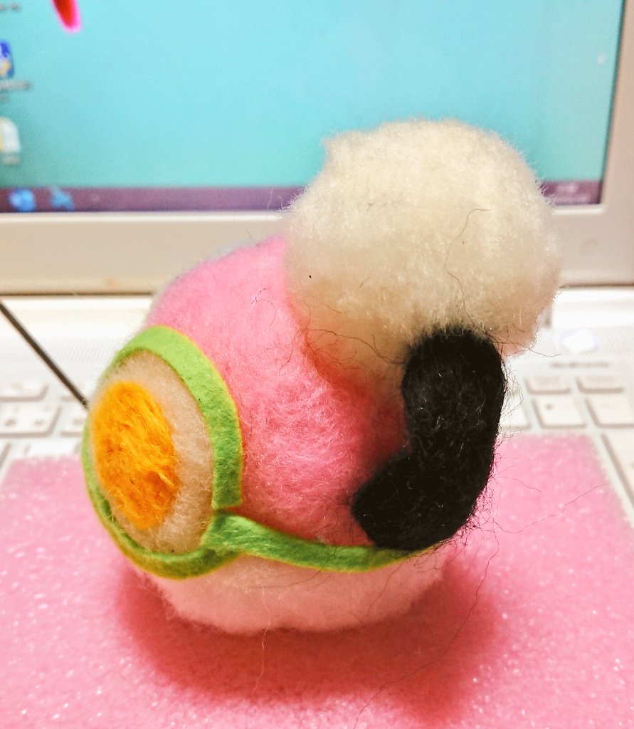 sow21418's tweet photo. 羊毛フェルト護謨ちゃん試作第一号 https://t.co/6gEVEVjd7B