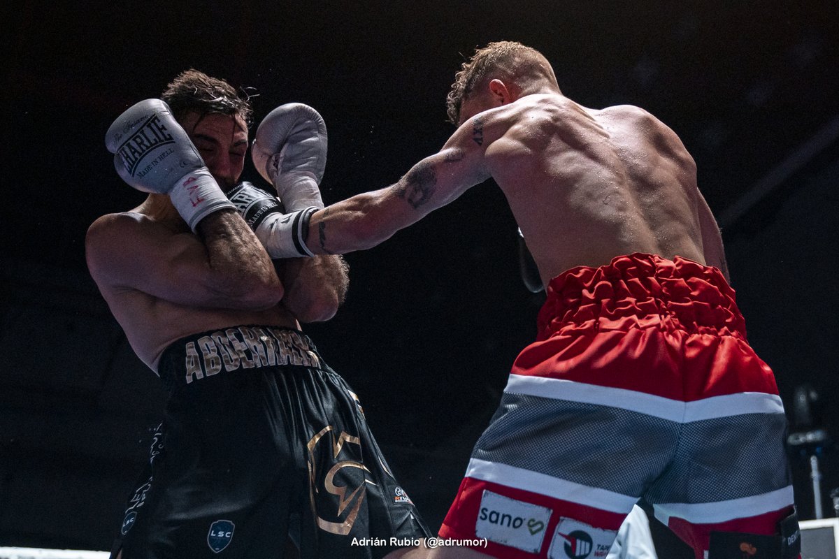 EuskoBox's tweet photo. #Febrero8 en #LaCasilla #Bilbao #Bizkaia : #mma #muaythai #k1...y #BOXEO!!!!!! #JonJader + #FranMendoza + @Jonfer1 . WOOOW!
https://t.co/4Mq58ONnOs https://t.co/oBkgzFWIOY