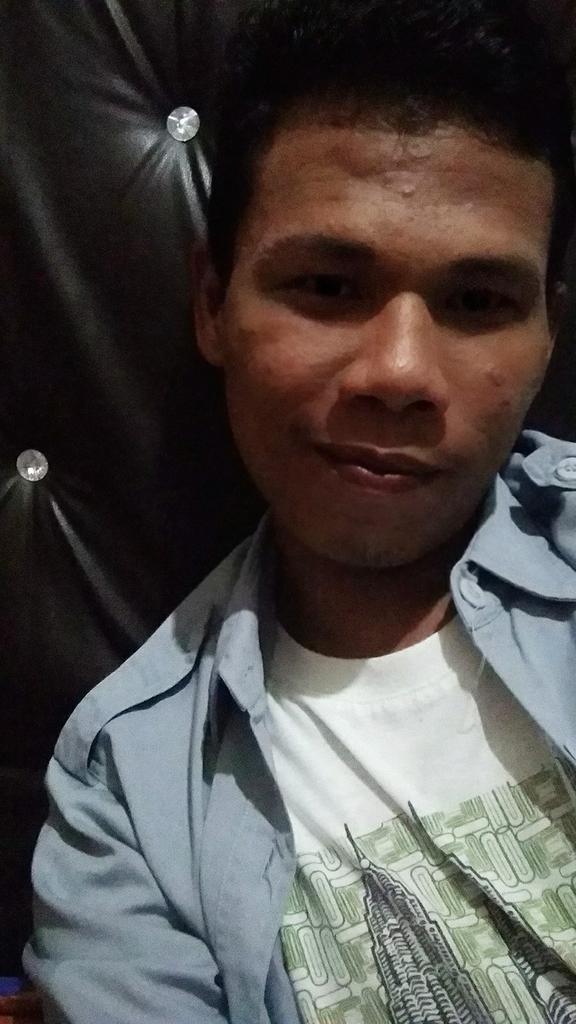 WBatuara's tweet photo. Bahagia kan lah diri mu dengan cara mu sendri bukan dengan cara orang lain https://t.co/FY2rKtuGX6