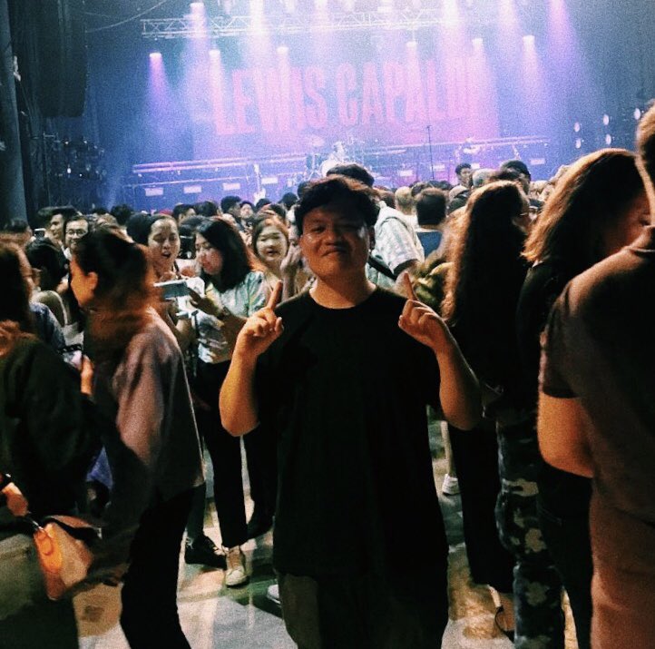 joelbatolucas's tweet photo. #ceritasemalam #amazingvocal #tightband #topnotchsoundsystem #firstconcert2020 @LewisCapaldi https://t.co/QM4Ohrcq19