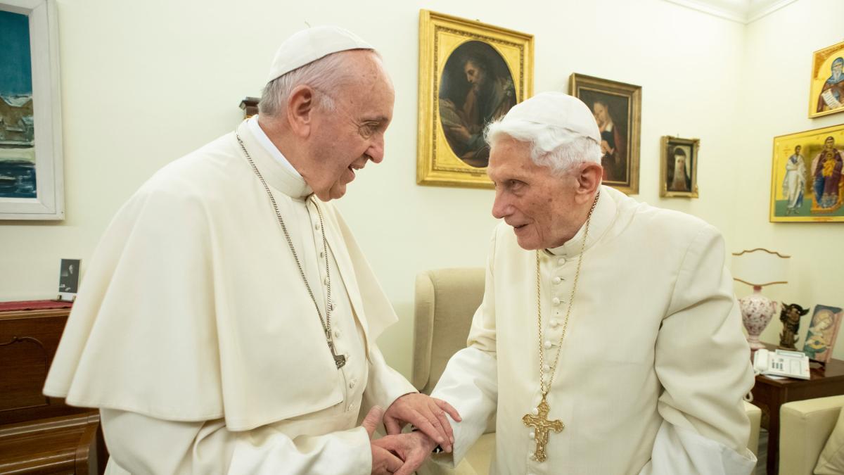Ex-Papst lässt sich als Co-Autor aus Zölibat-Buch streichen to.welt.de/HUQgN85