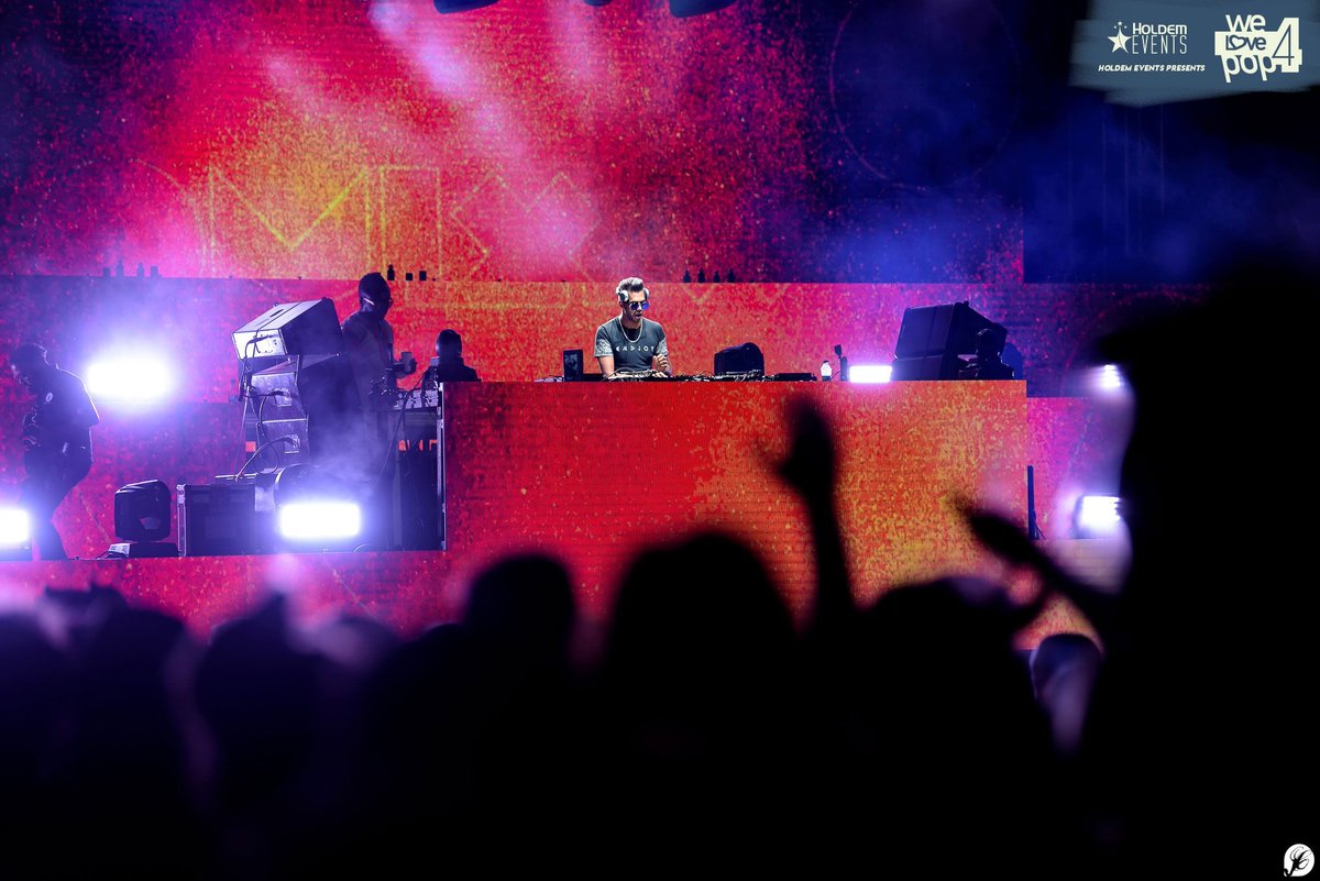 DJ_Shehzad_K's tweet photo. I’m in the game and I have nothing to lose 💥
.
.
.
Photo credit @joel_capillaire 📸
.
.
.
.
#welovepop #djsnake #djassad #pioneerddj #shehzadklive #shehzadklife #shehzadkonair #edm #edmlifestyle #progressive #dj #shehzadk #music #producer #outdoors #festival #massive #crowd https://t.co/htiUIXtzDq