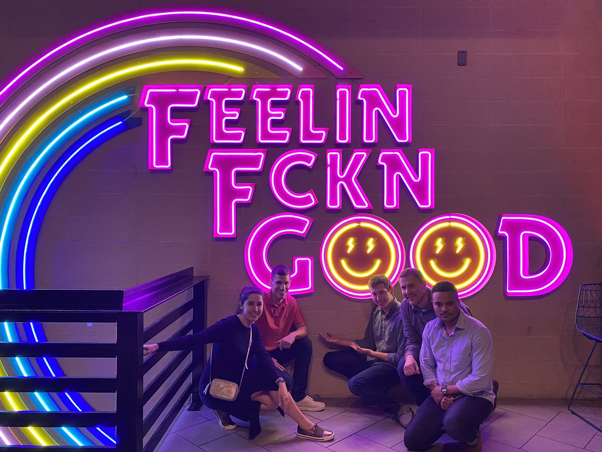 godoyflavia's tweet photo. #ThatCrew on a Tuesday 😎 https://t.co/rSI4vTL38U