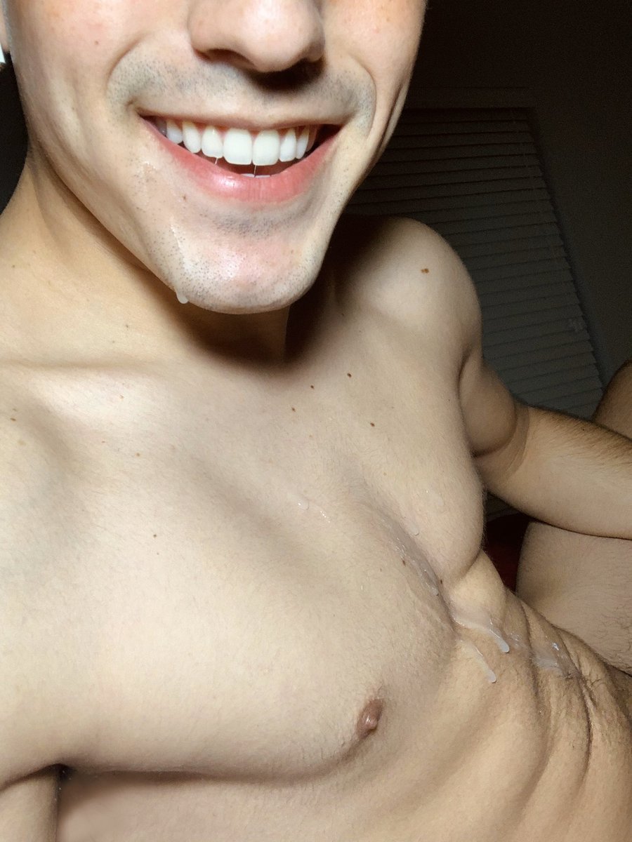 _Mark_Tanner_'s tweet photo. I was eating a cinnamon roll and I totally spilled all of the icing on my mouth and chest. #clumsy https://t.co/wJ1xpf7CiN