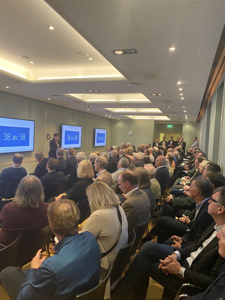 Hallgren73's tweet photo. Investeringsåret 2020 i Göteborg med Carnegie Private Banking #kunskapsbanken #carnegieprivatebanking @HenrikvonSydow https://t.co/ZE87usDh5V