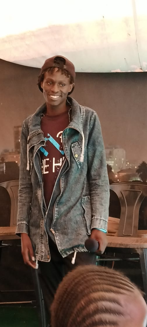 StevanskiThe's tweet photo. Hello guy's..i am a spoken word artist in Talanta mtaani quatre finals that airs on KTN home every Thursday....I need your votes to proceed to the semi finals...dial *483*001# my code is 44.. 
@TalantaMtaani 
@ktnhome_ https://t.co/tG0ztkT02v