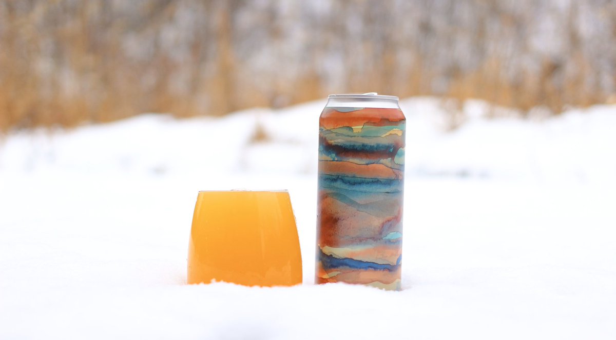 151lshop's tweet image. 昨日雪とビールようやく撮れました🍺飲んだ瞬間にVIC SECRET強めに感じて、ジューシーだけどドライ。温度上がるとレモンが出てきてほんのり酸味。すごく綺麗なまとまりあるヘイジーでしたね〜😊
#foreignobjects #ビール屋の休日