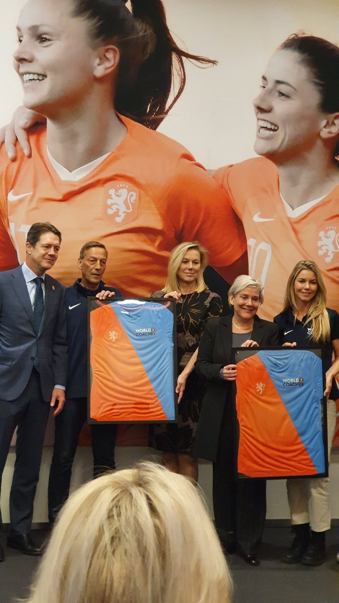 GPA_Brussels's tweet photo. Working #breakfast with @MinBijleveld, @SigridKaag, @johan_neeskens. Organized by @KNVB in @nieuwspoort, #thehague
#notinourgame #niog @mission_89 #EndHumanTrafficking @insticom_pr https://t.co/j09UYVayy5