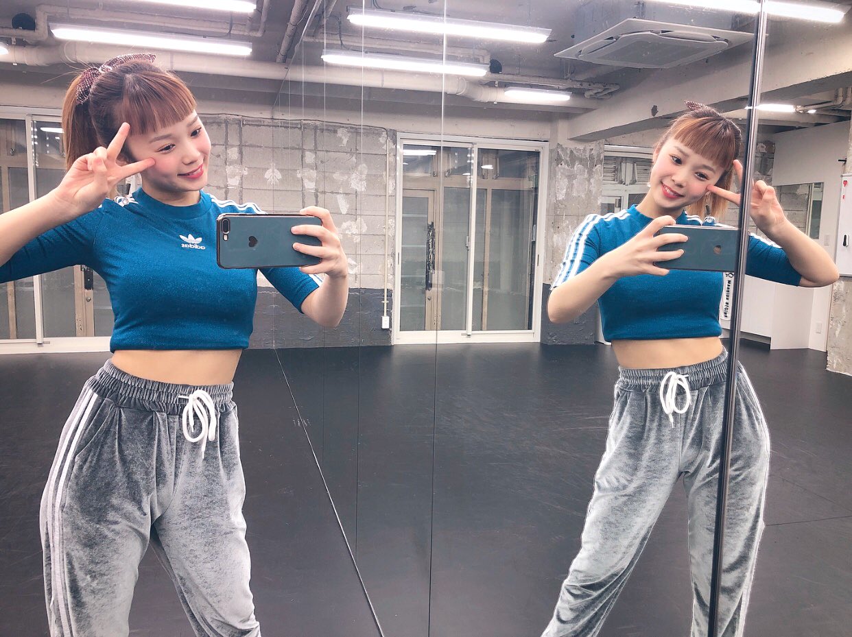 Yuma Twitter પર 踊る曲によってレッスン着も変えたら見てくれる方もきっと楽しいよねってママからのアドバイスをもらって今回はこんな感じの レッスン着にしてみた Adidas レッスン着 青 ダンス 練習 T Co Zg0bysgsuh Twitter