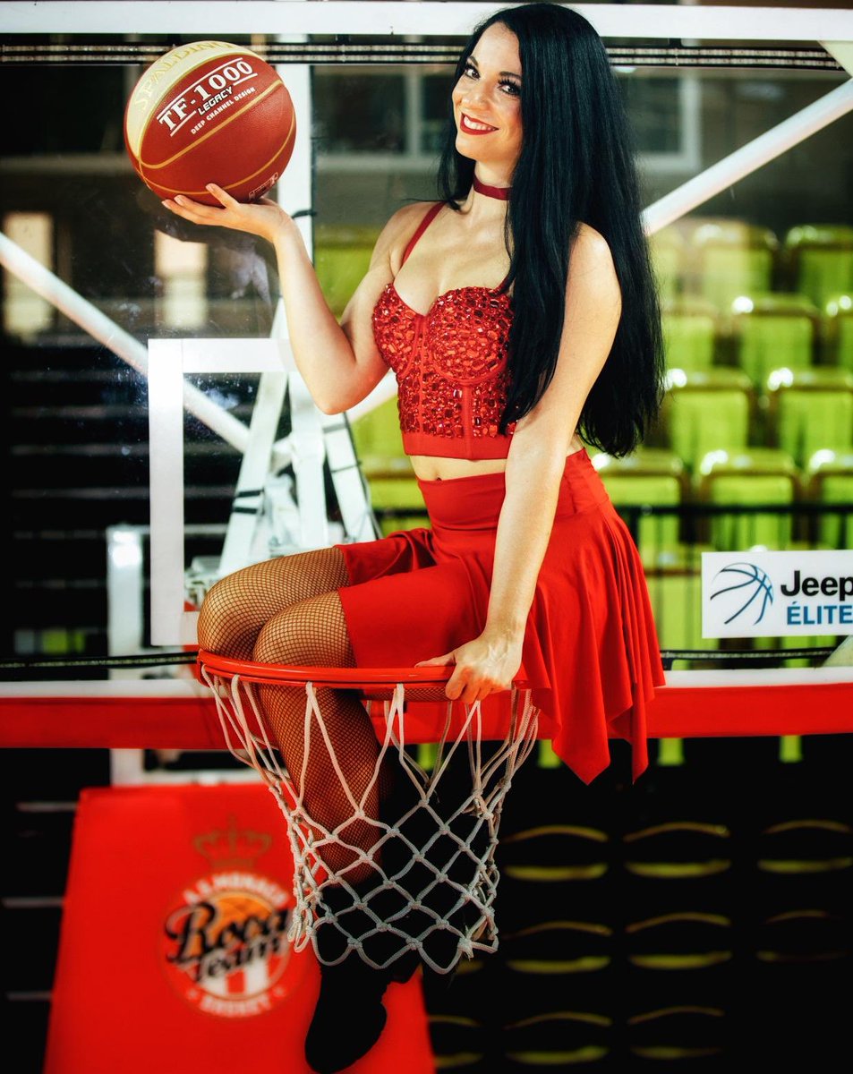 As Monaco Basket Joyeux Anniversaire Mandy Ayache Avez Les Roca Girls Mandy Assure Le Show A Gaston Medecin
