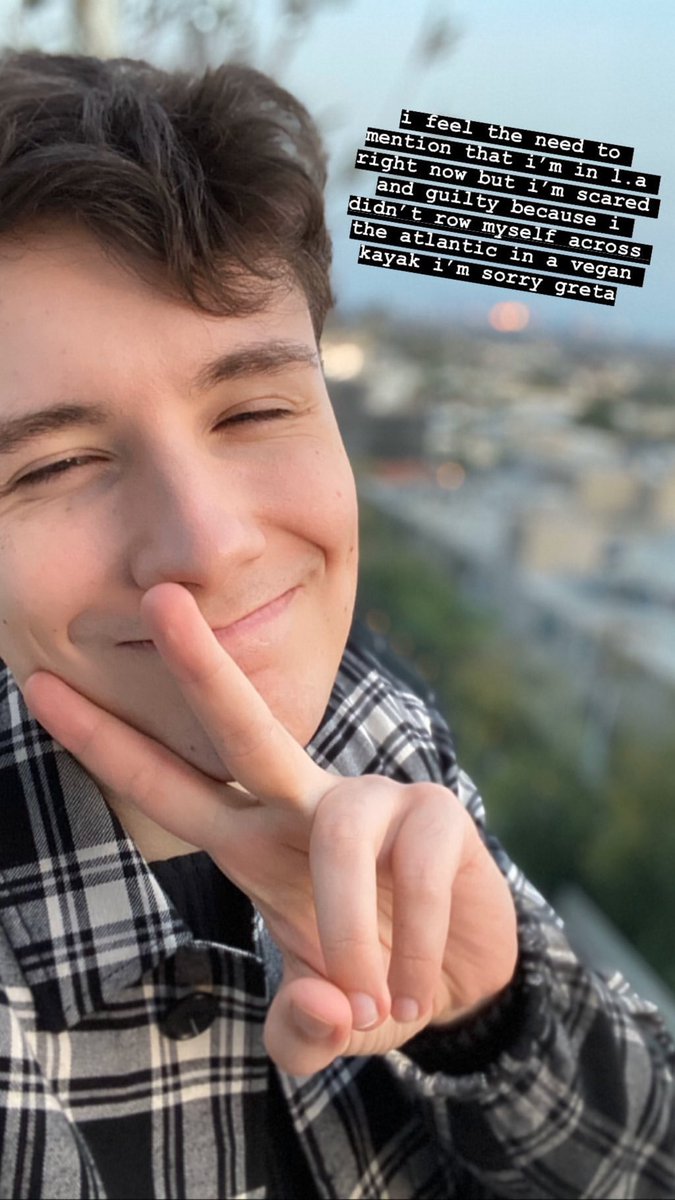 phillyIester's tweet image. i cant believe i woke up to a dan tweet, insta story and fan pic AND he's in LA??? what the hell is going on???