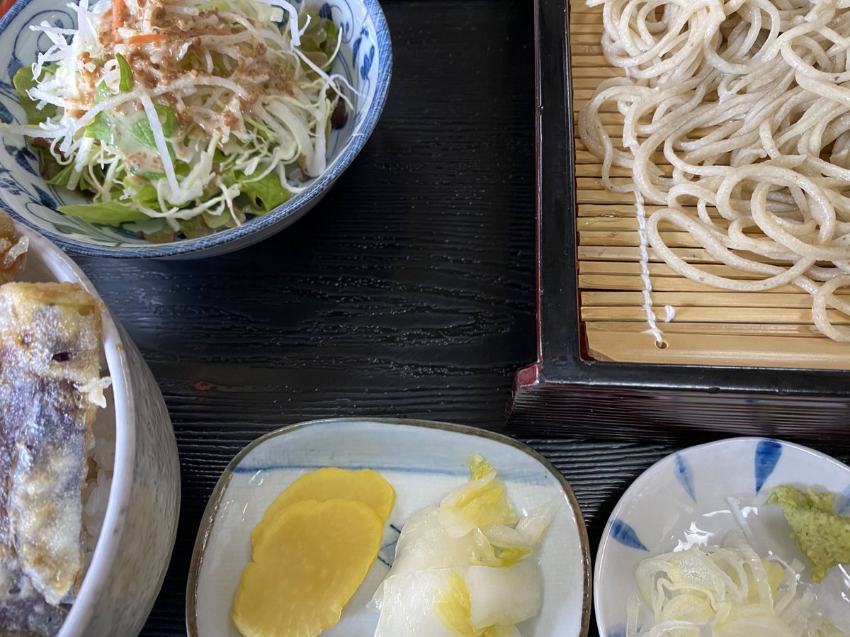 ななす A Twitter マインクラフト ダイヤの装備を整えた ネザーでブレイズロッド拾ってきた ブレイズは1匹なら倒せる ネザー要塞はまた行く ポーション作れるかしら リンゴ見つかるかしら 樫の木がオークだと分からず世界を走り回った 村人ゾンビに出会えるかしら