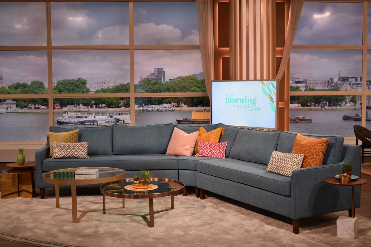 The famous sofa on the This Morning set is looking a little empty... We think it should be your chance to get comfy and get that perfect picture! 👏📸

Find out more >> daytimestudiostour.co.uk
#ThisMorning #DaytimeStudiosTour #ITV #behindthescenes