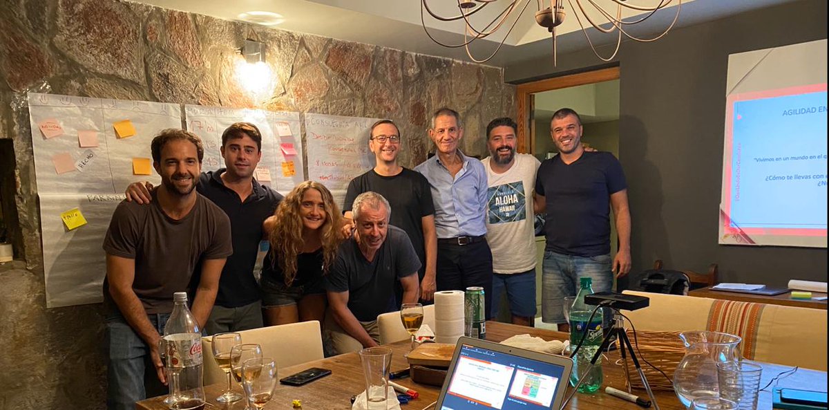 YaelGrunhut's tweet photo. AGILIDAD en DAR COMIENZO 😀 Co-creando contenido y planificando actividades para 2020. Gracias por la confianza! @DarComienzo @Dani_Elhelou  #QueLindoEsDarComienzo https://t.co/NaC2NxbRM1