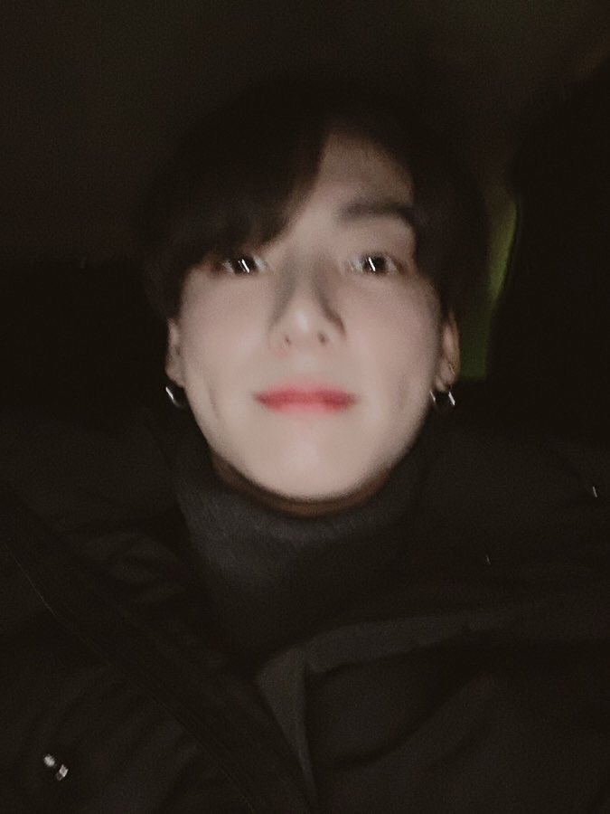 okay but they share the same blurry selca energy yes