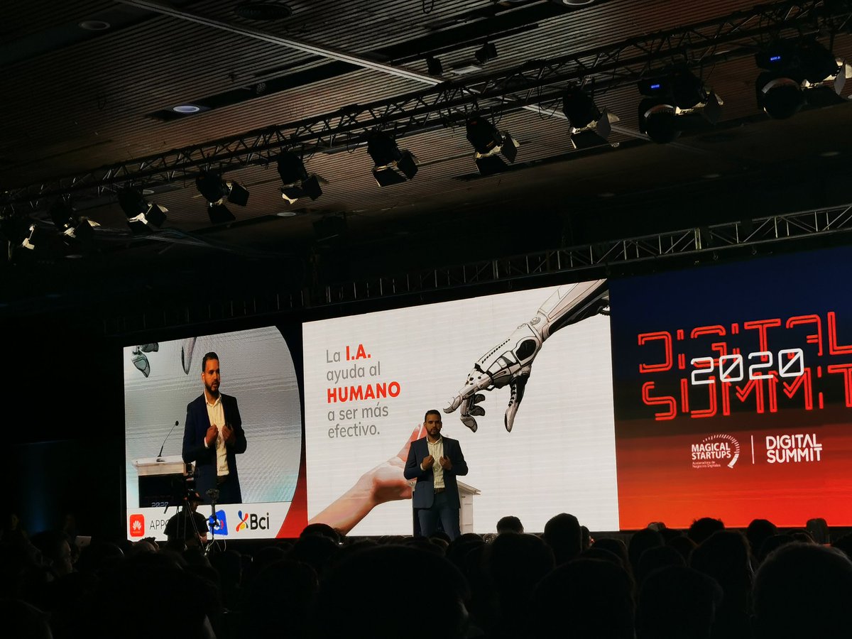 "La #InteligenciaArtificial sirve para hacer de esta industria un futuro muchísimo mejor", enfatiza <a href="/gabrielmonroy/">Gabriel Monroy</a>, co-fundador de <a href="/colektia/">Olx interno Colektia</a>. Sigue nuestra cobertura del #DS2020 😉 cc. @MagicalStartups