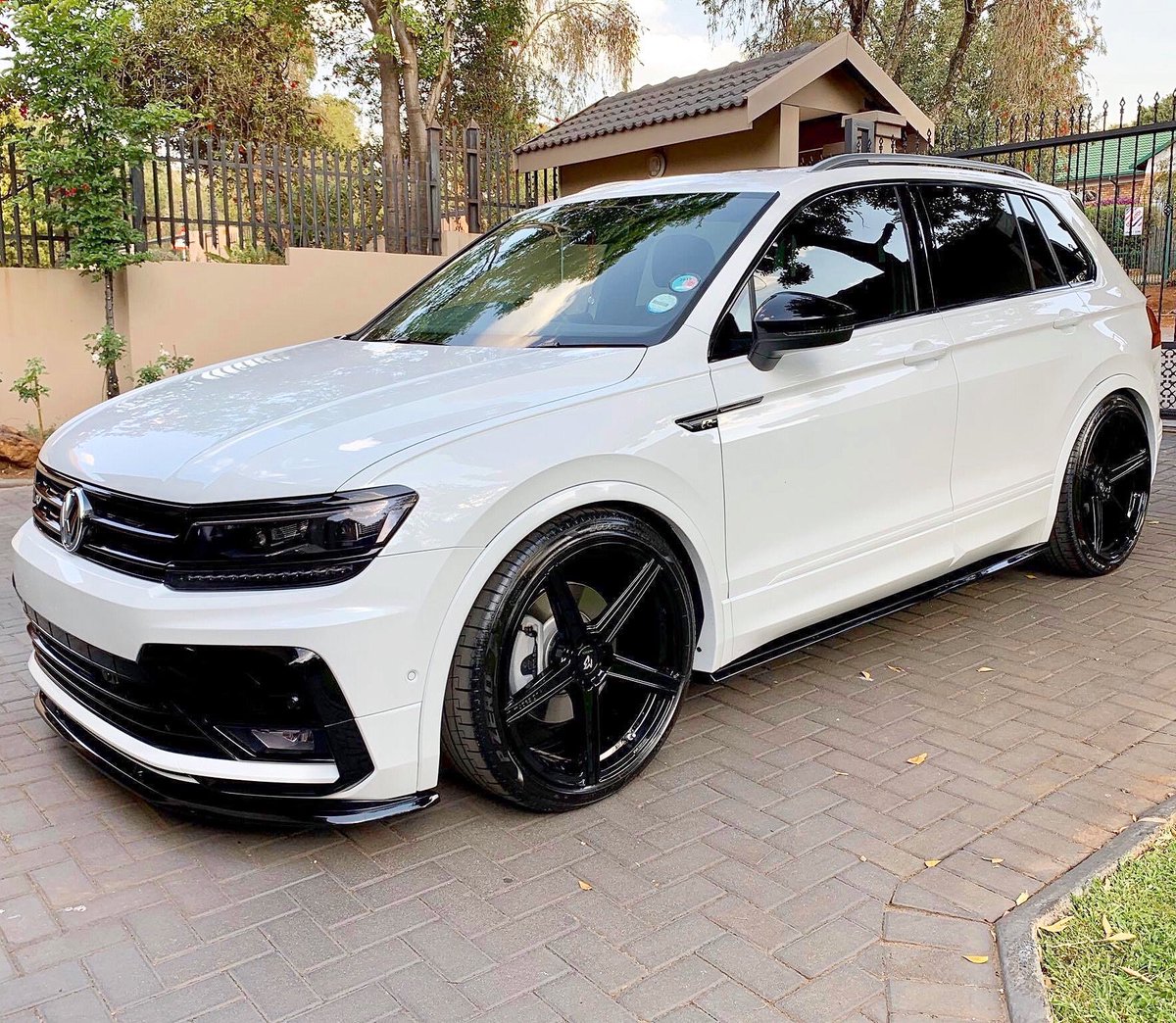 MzansiLuxury's tweet photo. Mzansiโs most loved TIGUAN!
by @vagcafe :
#vwtiguan #vwmk7 #tiguanrline #tiguan #rline #volkswagentiguan #mk7r #golf7r #vwgolf7r #mk7gti #mk7rline #mk7wagon #vwgolf #mzansi #southafrica #sandton #sandtoncity #durban #capetown #pretoria #kasi #ekasi #botswana #gaborone https://t.co/OyP0fKZJKe