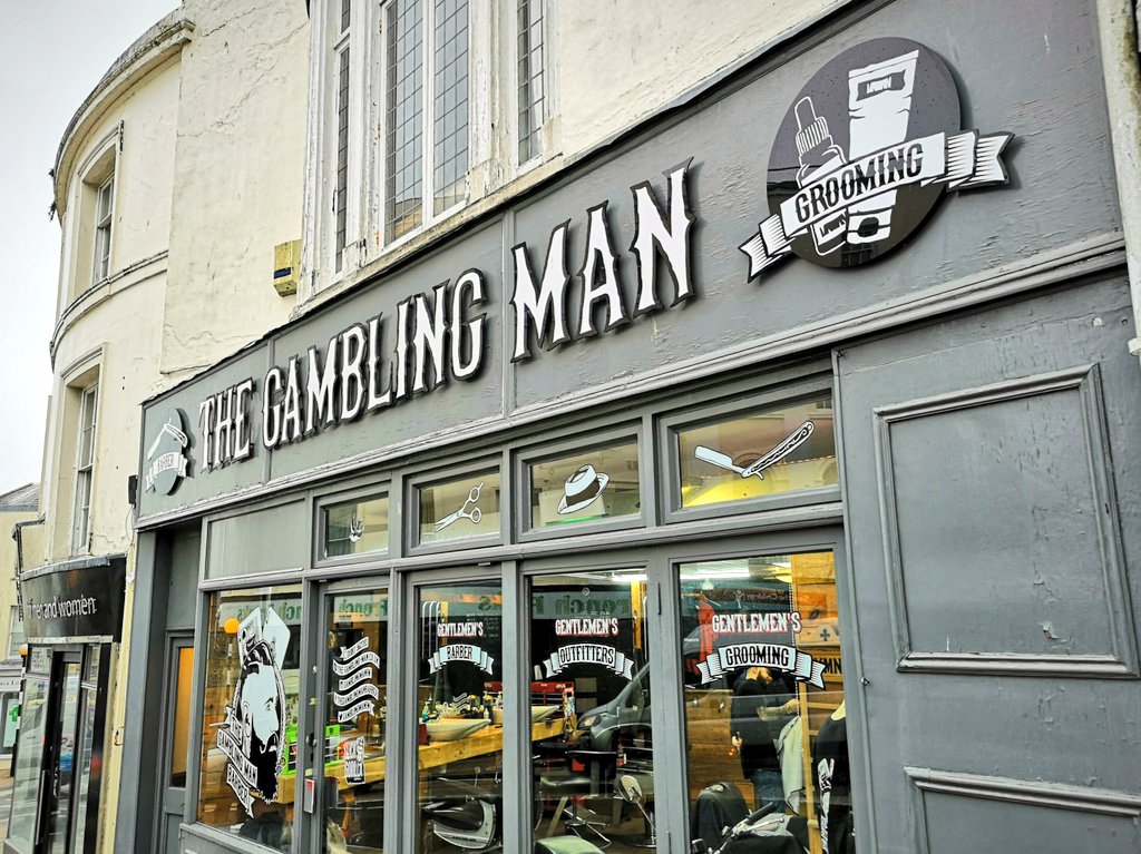 PinkeyeGraphics's tweet photo. Thanks, @Signcoltd for reskinning our roundel at @gamblingmaniw. This cool barber is now offering new grooming services! #ShopLocal #DestinationRyde #Barber #Manscaping https://t.co/TA1TkYQh10