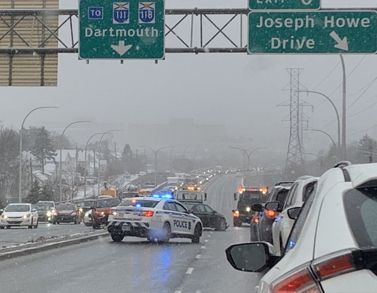 SarahInHalifax's tweet photo. Traffic backed up both ways on #ns102 near exit 0; cars are getting cleared away now. #hfxtraffic @C100FM @hfxtraffic https://t.co/pOCb4L95MJ