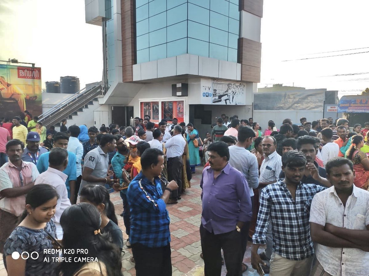 Raana_Official's tweet photo. Housefull shows for both #Darbar and #Pattas 🔥
Audience celebrating #PongalFestival by watching both the movies 💥
#DarbarAtTPVMultiplex https://t.co/JAzMKxOOhu