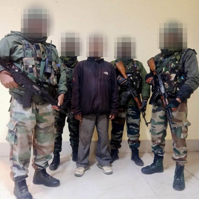 official_dgar's tweet photo. #OperationsNorthEast
#AssamRifles along with #ManipurPolice in 2 separate #Ops apprehended a Self Styled Private of PLA/RPF & a sympathiser of KCP (PWG) from Thoubal & Imphal East on 11 & 12 Jan 2020.
@adgpi @HMOIndia @SpokespersonMoD https://t.co/bZm8bVIOev