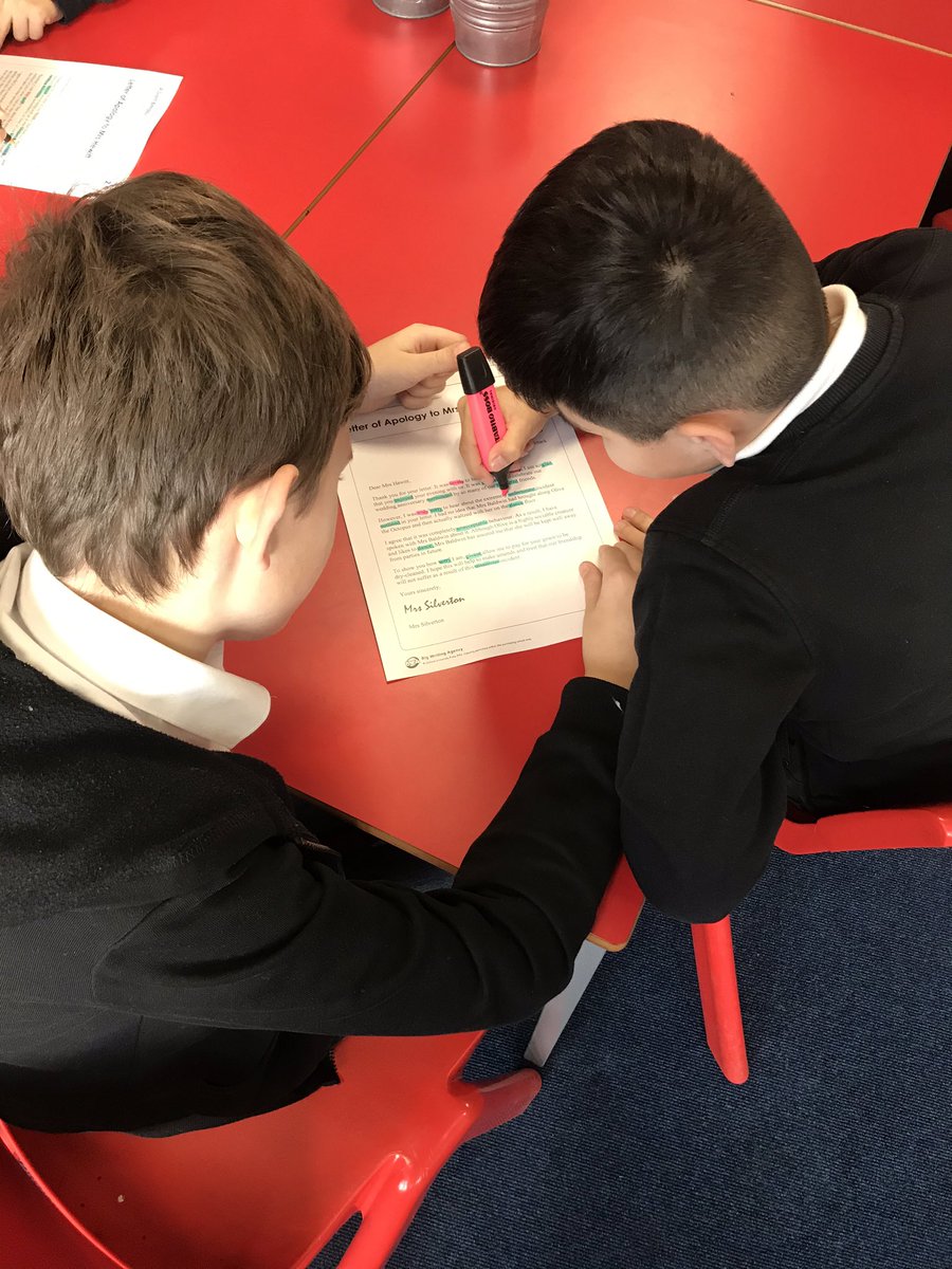 stlukesps1's tweet photo. This week, P4 have been working collaboratively to find adjectives and adverbs to use in their own writing. #collaborativelearning #uplevelling https://t.co/jrCVmhjDt0
