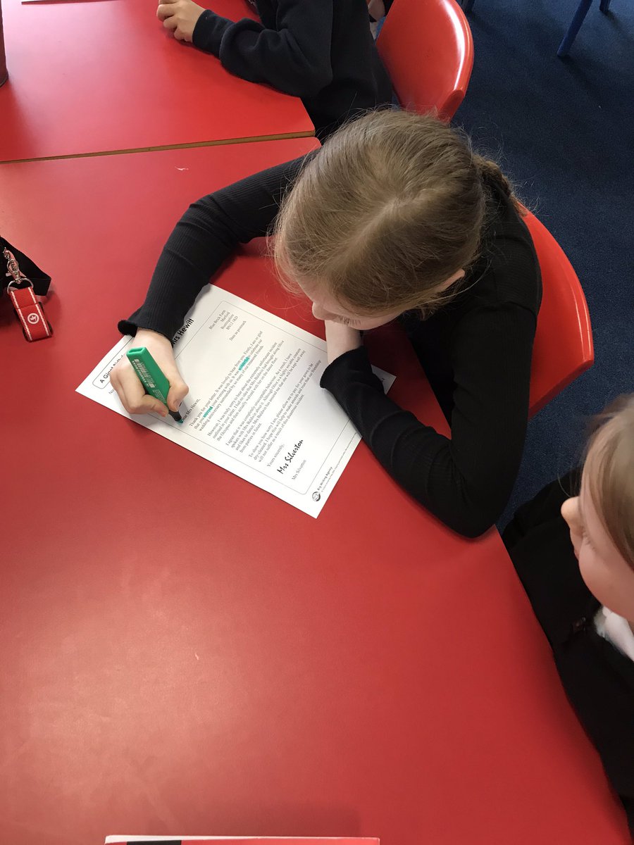 stlukesps1's tweet photo. This week, P4 have been working collaboratively to find adjectives and adverbs to use in their own writing. #collaborativelearning #uplevelling https://t.co/jrCVmhjDt0