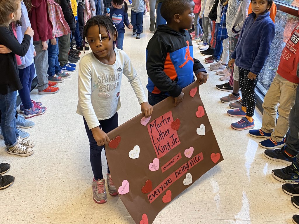 lwesprincipal's tweet photo. What a great unity parade our K students put on today in honor of Martin Luther King Jr.’s birthday!! ❤️#lwesgators @FultonCoSchools @FultonNWLC @mshowardedu @BO1LER11 https://t.co/ggiZ5PVVrx