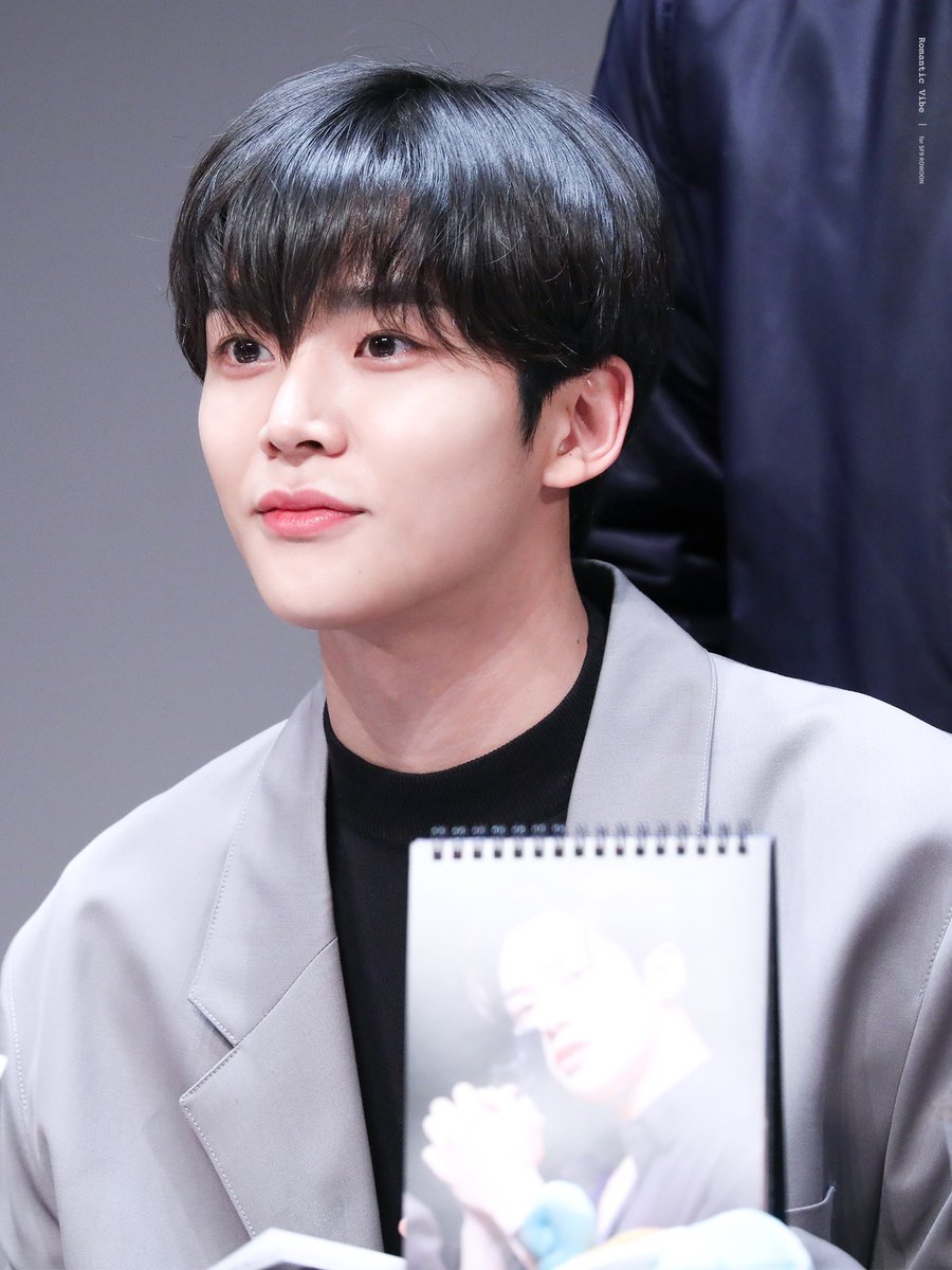 romantic_vibe's tweet photo. 200111 상암 팬싸

울 미남 눈동자에 온 우주 다 있음✨

#SF9 #로운 #김석우
#ROWOON #ロウン
#Good_Guy의_정석_SF9
@SF9official https://t.co/V4TxZfm7KO