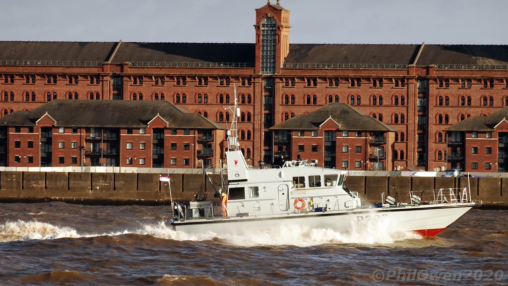 HMS Charger P292 giving it some! on the River Mersey today, @HMSCharger @LiverpoolURNU @NavyLookout @RoyalNavy