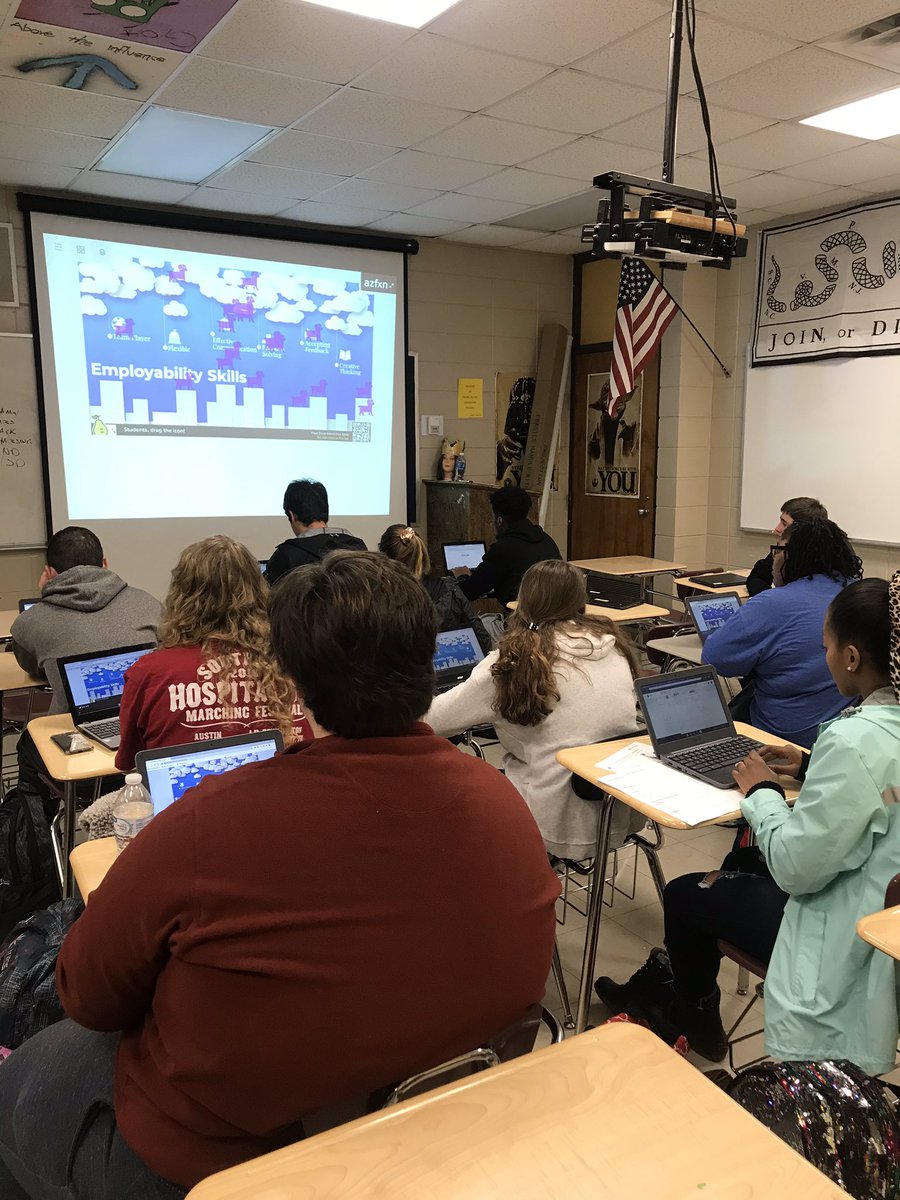 MrsGodseyRMS's tweet photo. Having fun with @PearDeck while learning and working on resumes with seniors at East Lawrence High School! #careercoach #ilovemyjob #resumes #seniors #elhs #eastlawrence https://t.co/F5G2qxl7vQ