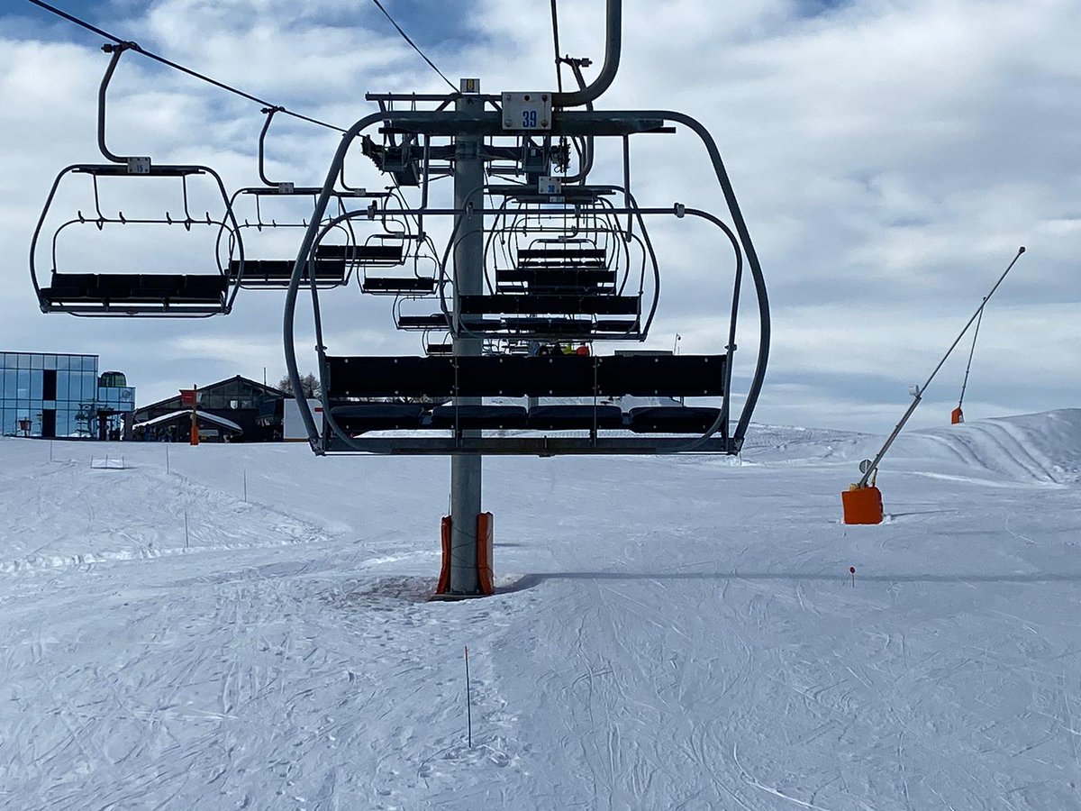 January skiing folks! 
.
.
.
.
.
.
#emptypistes #noqueues #privateskiresort #paradiski #chaletholidays #skiholidays #laplagne