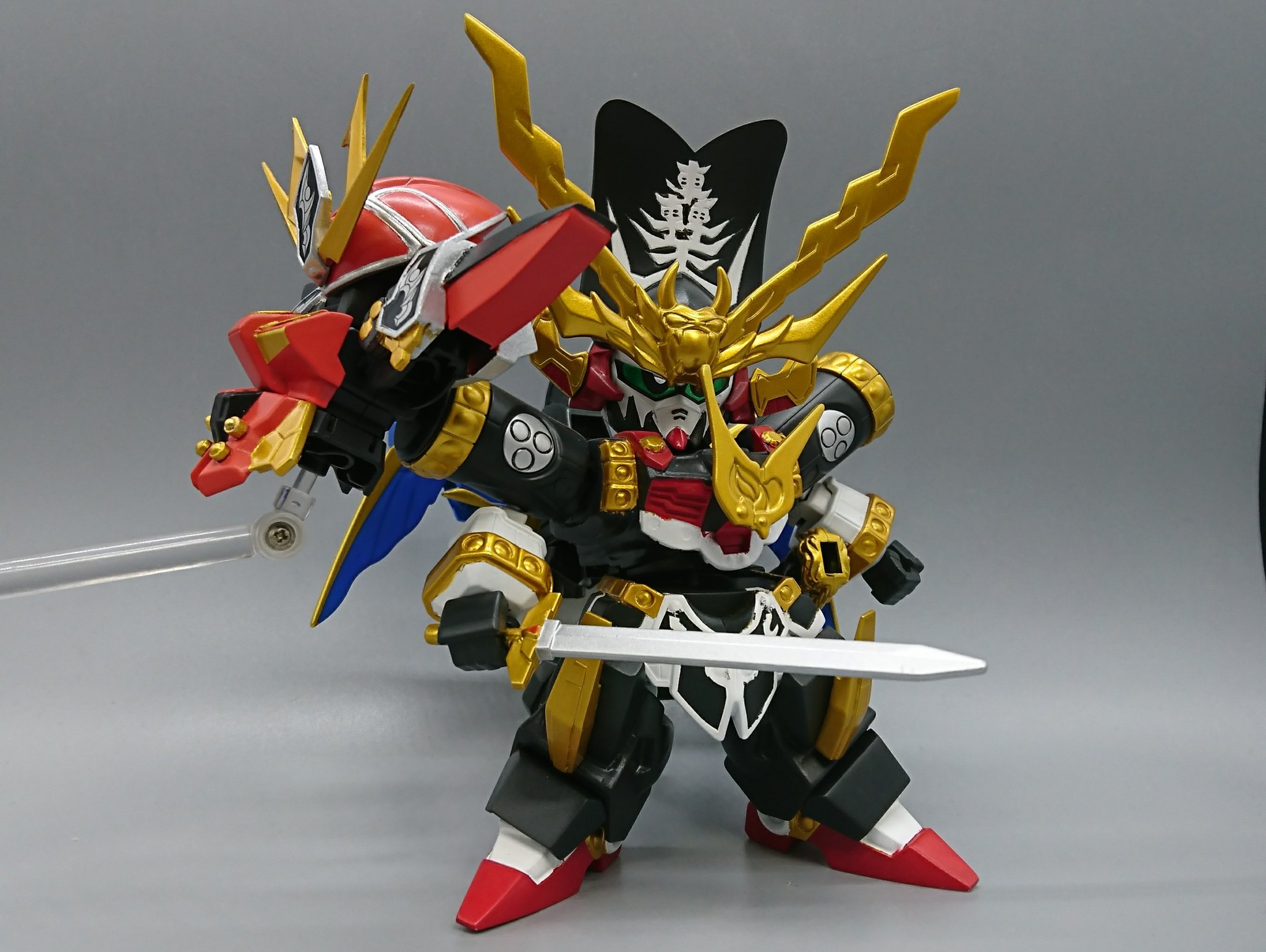 しもん Lgbb 烈破頑駄無 完成しました 使用したキットは主に號斗丸號斗丸 號斗丸 顔だけ飛駆鳥 作り始めたのが5月位でしたので 寄り道や仕事を考慮しても製作は8ヶ月 長すぎ 最後の方グダグダになりつつ反省点も多いですが 何とか形に出来て良かった