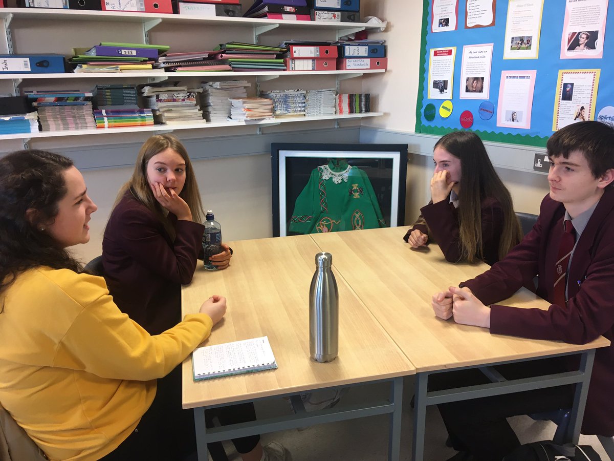GaeilgeASNP's tweet photo. Our Language Ambassadors are in from @ModLangs_QUB today to mentor our GCSE students. A great bonus to our GCSE Irish students @NICILT @stpaulsbbrook #gabhlegaeilge https://t.co/xMC43cb0sl