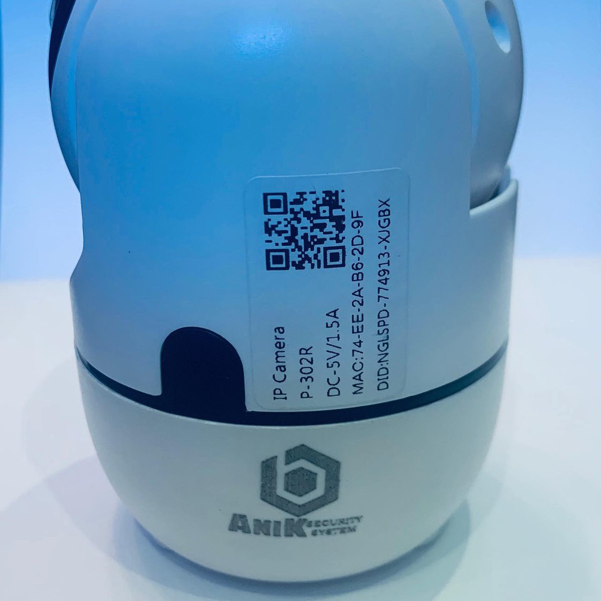 AnikSecurity's tweet photo. Forget about #Nigeria #Ozoemena #blaqbonez #speeddarlington #aniksecuritysystem #anik #blaqbonez #ihedioha #OBICUBANA #ImoState #Uzodinma among others, this camera here does everything you can think of and it can be oprrated just from your phone alone!!! Send us that dm now!!!! https://t.co/sfWlEUYix9
