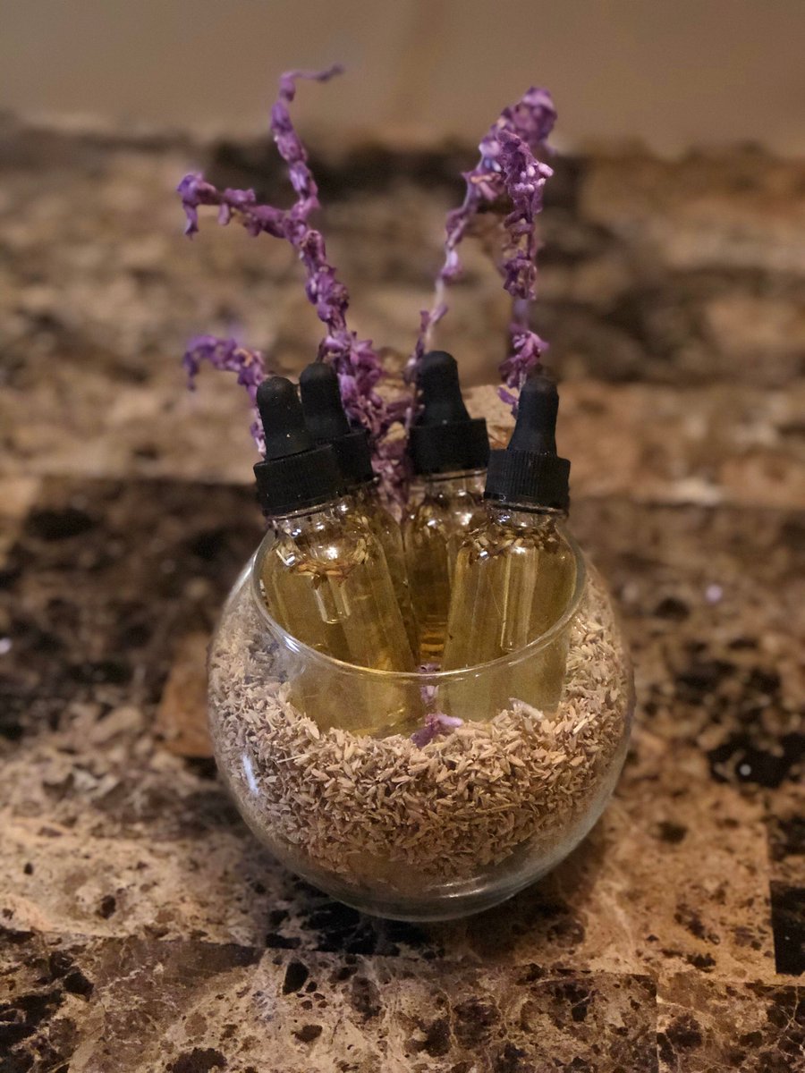 prettyshenans's tweet photo. Excited to share this item from my #etsy shop: Calming Oil https://t.co/91OIHi3CMi https://t.co/Kj6jjsWxWp