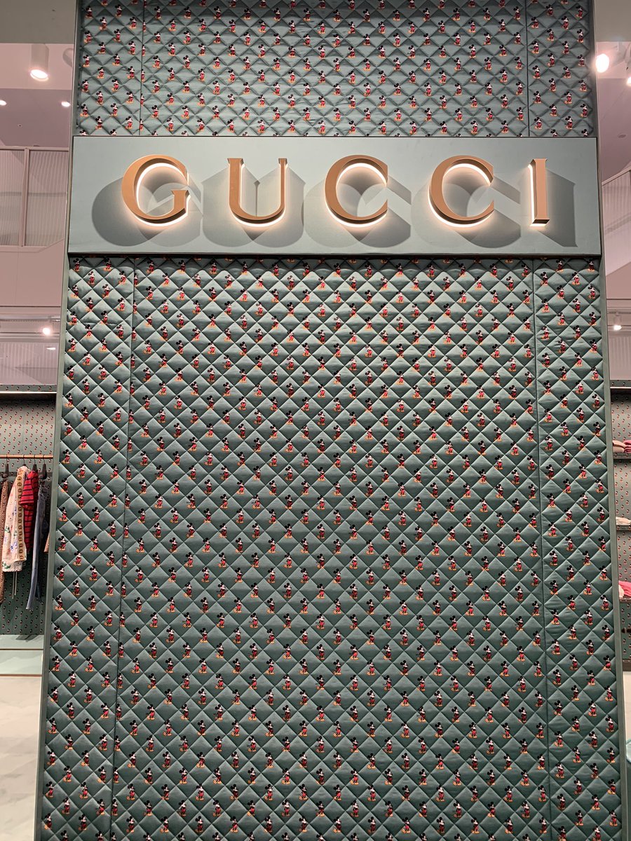 カラー グルメハンター 花も団子も 松屋銀座へ Gucci Disneyのpopupショップに行ってきたよ どこみても可愛すぎたんですけど 壁紙がパーフェクトにかわいい いやぁ かわいすぎたわ てか このマネキンさん なかなかぶっ飛んでるよね さすが