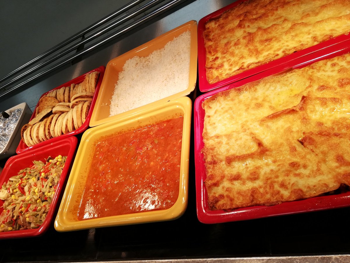 chelle_t1983's tweet photo. Chicken Tikka and Lasagne with crusty bread is always a winner. Followed by apple pie and custard, yum! Helping the children to eat their 5 a day at @ParboldDouglas π
#teamparbold #teamhorrocks @Juliehorrocks3 @ElaineL33583821 @mellorscatering https://t.co/i0GCa0cdDW