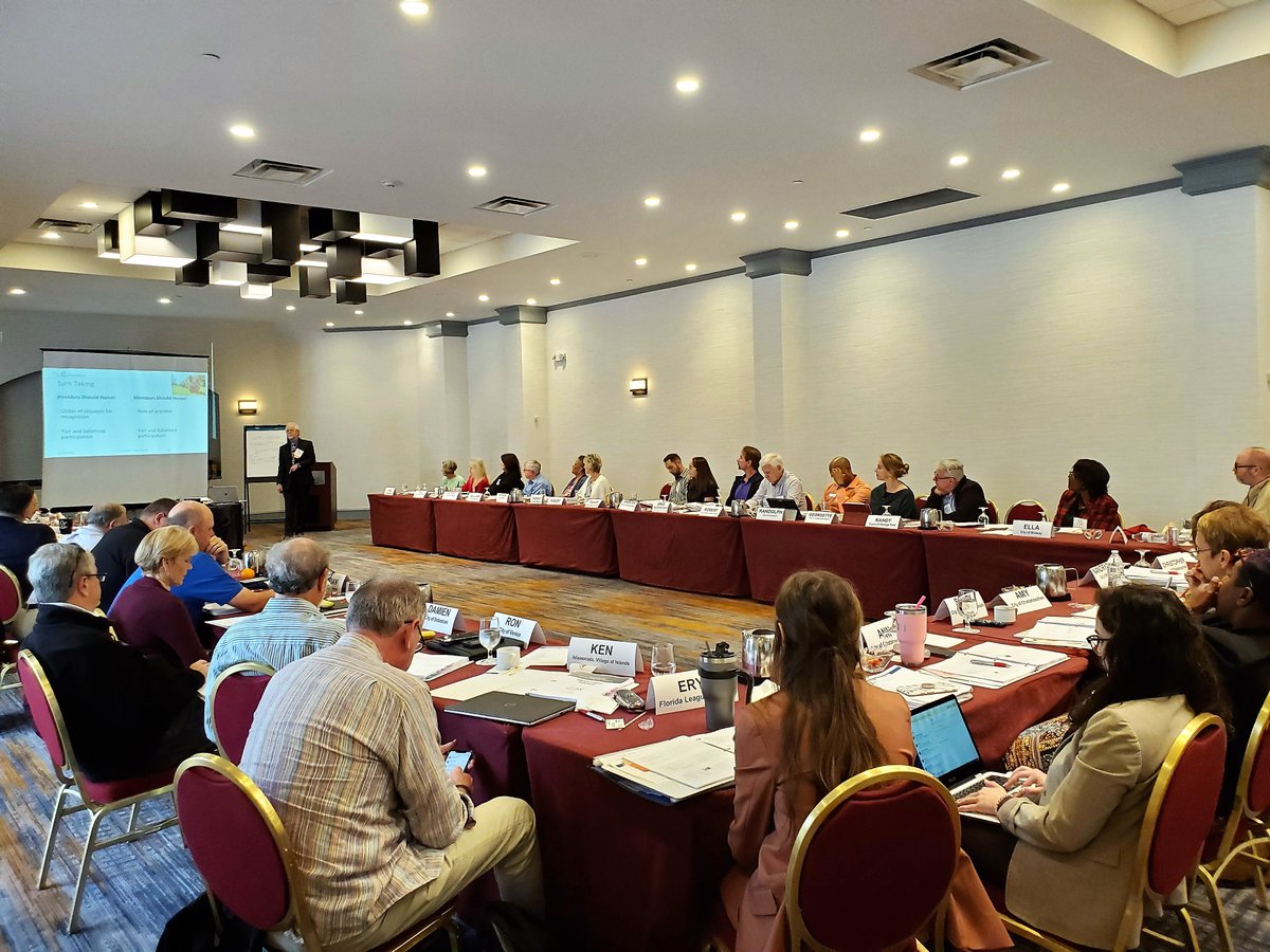FLCities's tweet photo. The first #IEMO of 2020 was a success!
This past weekend, 35 local officials successfully completed FLC's Institute for Elected Municipal Officials, an intensive 3-day academic program to help them better serve their residents and effectively lead their communities. #FLCU https://t.co/OuEdxdZnXT