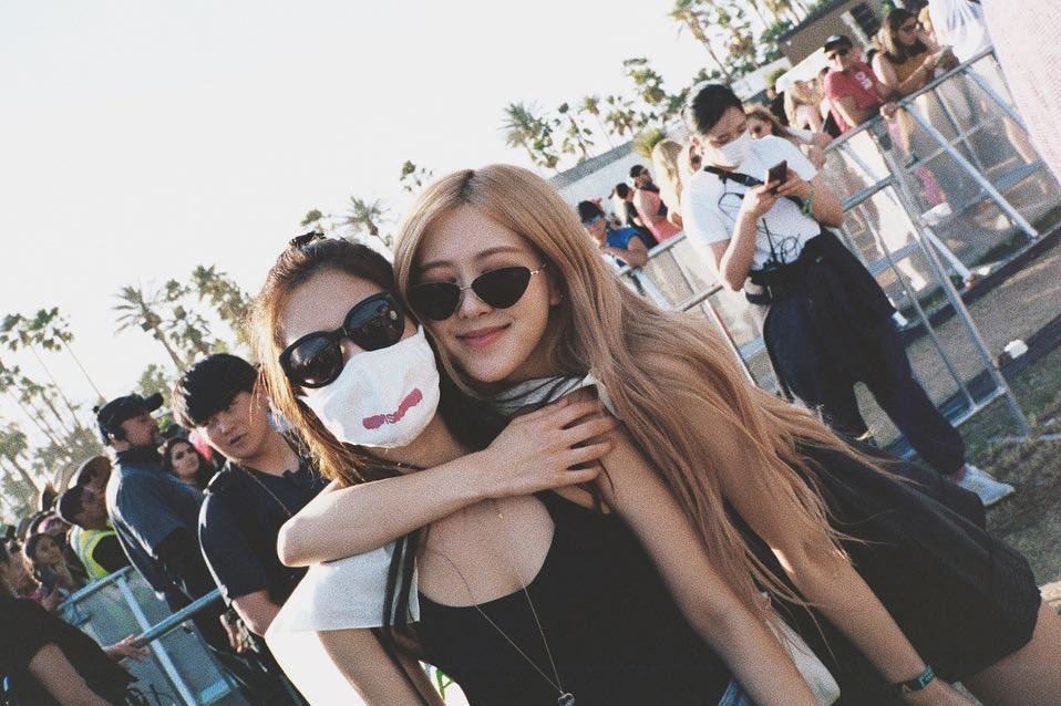 빛이나는 김제니 생일 축하해 <3
#우리의_빛_김제니_생일축하해
#AngelJennieDay
<a href="/ygofficialblink/">BLACKPINK GLOBAL BLINK</a>