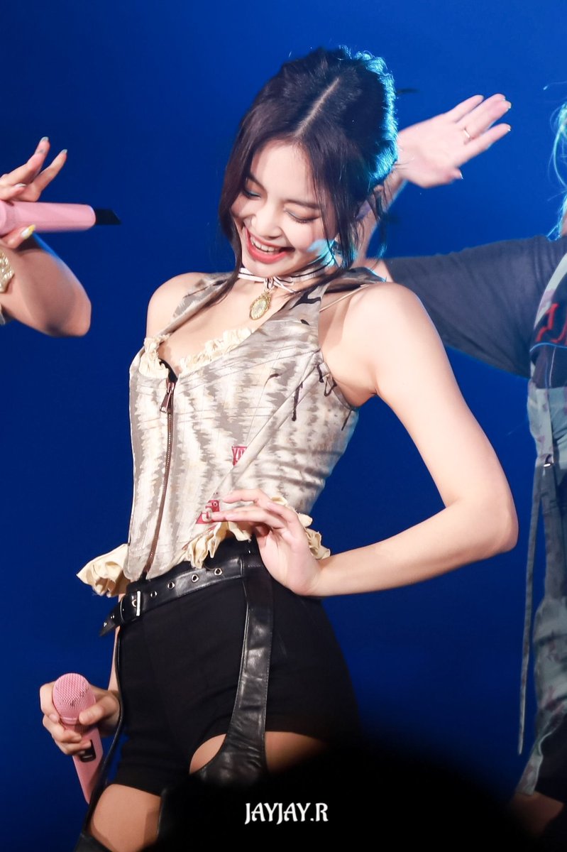 우리제니 생일 축하해🖤💖
<a href="/ygofficialblink/">BLACKPINK GLOBAL BLINK</a>
#우리의_빛_김제니_생일축하해
#AngelJennieDay