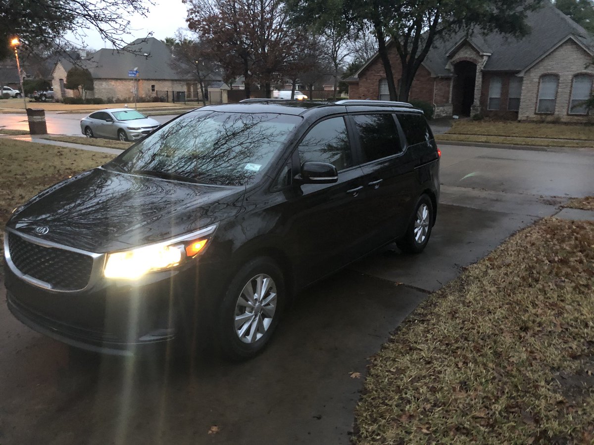 JordanMaison's tweet photo. Sooooooooo....I got a new vehicle (after the previous one died). Fully embraced giving no fucks and went for comfort with four kids. #MinivanDad https://t.co/icqH33ukxk